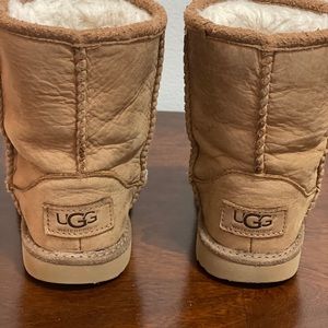 Kids Ugg’s two pairs size 8&9